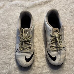 Size 4.5 Nike Diamond Softball Cleats